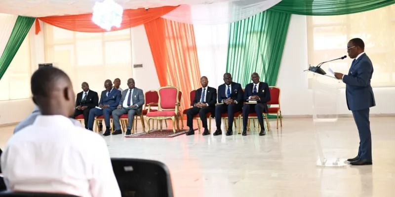 institut-de-formation-politique-amadou-gon-coulibaly-dr-aka-aouele-partage-son-experience-avec-les-auditeurs