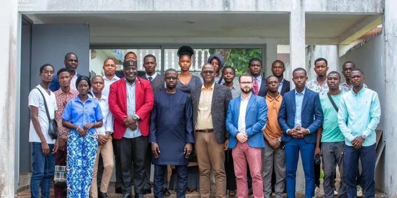 lutter-contre-la-desinformation-lifp-agc-forme-la-jeunesse-ivoirienne-aux-enjeux-des-fake-news