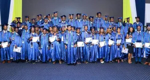 des-auditeurs-de-linstitut-de-formation-amadou-gon-coulibaly-recoivent-leur-diplome