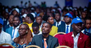 premier-tour-des-elections-a-agc-land-pays-fictif-graduation-rentree-solennelle