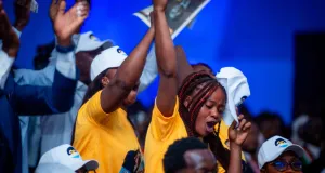 premier-tour-des-elections-a-agc-land-pays-fictif-graduation-rentree-solennelle