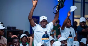 premier-tour-des-elections-a-agc-land-pays-fictif-graduation-rentree-solennelle