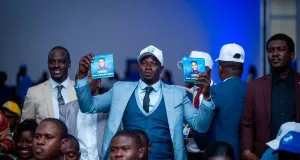 premier-tour-des-elections-a-agc-land-pays-fictif-graduation-rentree-solennelle