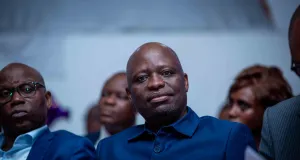 premier-tour-des-elections-a-agc-land-pays-fictif-graduation-rentree-solennelle