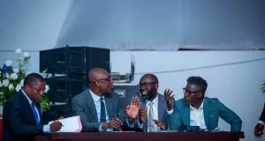 premier-tour-des-elections-a-agc-land-pays-fictif-graduation-rentree-solennelle